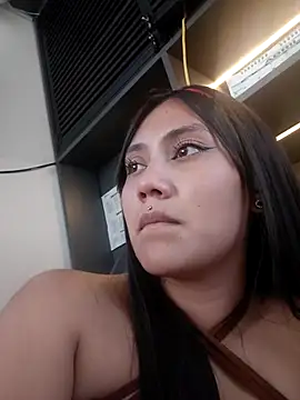 Catalehia Milk online show from April 16, 7:24 pm