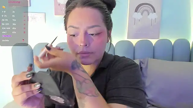 curvy rousi online show from October 28, 11:38 am