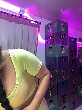 Hot beauty   online show from October 7, 4:17 am