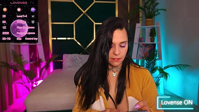 VelvetSkyy online show from October 6, 7:14 am