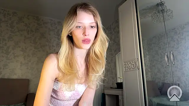 Evvie Summn1 online show from September 8, 3:00 pm