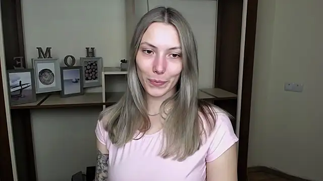 VanessaMay  online show from March 6, 5:30 pm