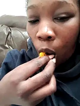 TheSweetBerry online show from April 28, 11:25 am