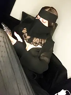 -Arab milf- online show from October 12, 6:21 pm