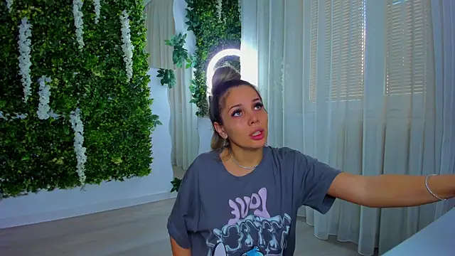 VivienCarter online show from October 11, 9:47 am