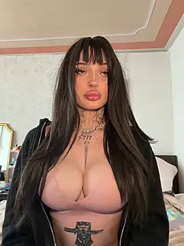 madelinexx online show from April 30, 12:32 pm