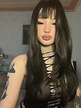 madelinexx online show from May 6, 5:39 pm