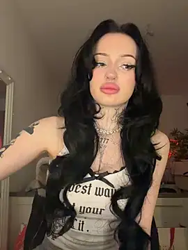 madelinexx online show from February 4, 1:36 pm