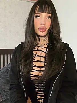 madelinexx online show from May 10, 2:08 pm