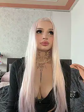 madelinexx online show from May 15, 2:31 pm