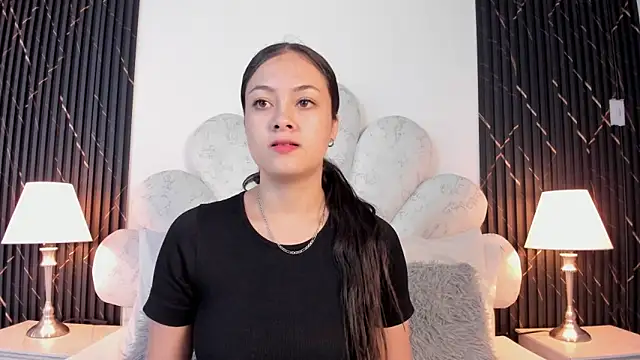 Jaslyn  Smith online show from May 5, 5:16 pm