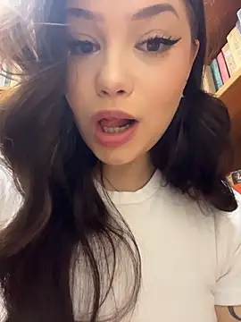 Chloe  Moon online show from May 11, 2:19 pm