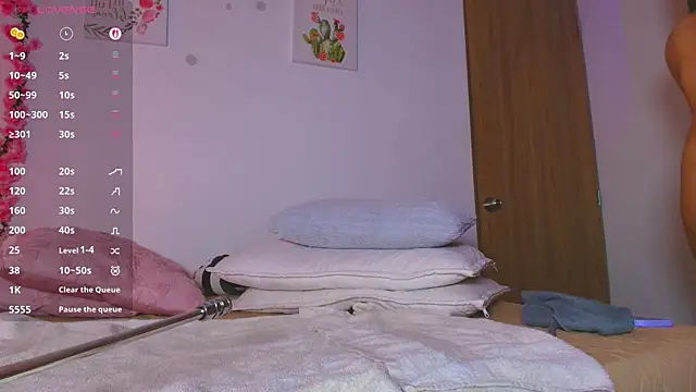 PollyGrey  online show from May 6, 2:59 am
