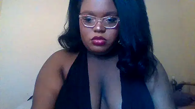 Thiccxox online show from April 7, 1:13 pm