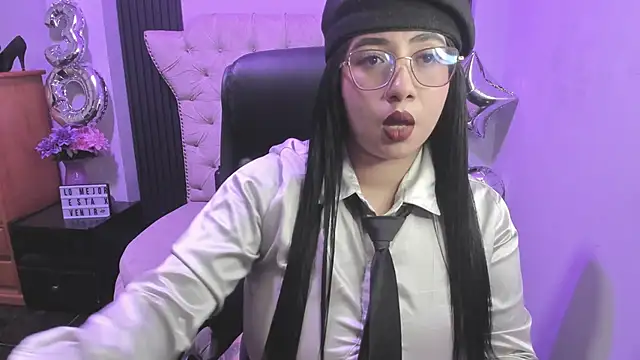Sexy cristall  online show from May 7, 10:13 pm