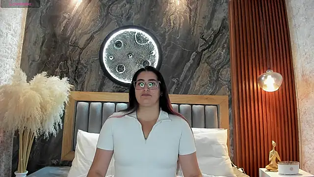 BellaPeers  online show from July 8, 10:39 am