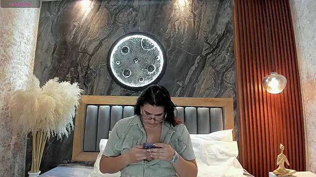 BellaPeers  online show from July 10, 11:10 am