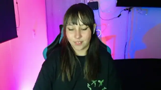 Skarlet Adams28 online show from April 7, 10:34 pm