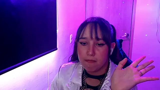 Skarlet Adams28 online show from May 6, 7:51 pm