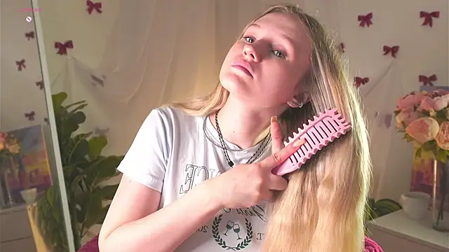 MaydaFoulk online show from May 8, 1:42 am