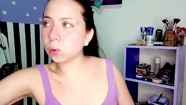 PetiteIvoryQueen19 online show from May 19, 4:08 am
