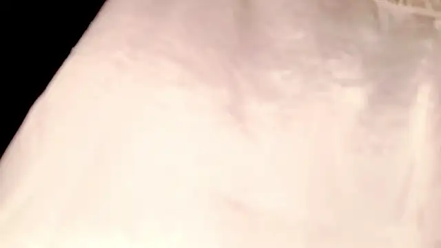 PetiteIvoryQueen19 online show from April 6, 4:46 am