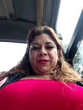 Laura-Hernandez online show from May 21, 3:21 pm