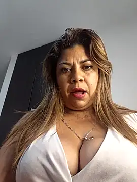 Laura-Hernandez online show from May 14, 9:09 pm