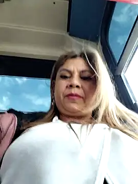 Laura-Hernandez online show from November 29, 3:27 pm