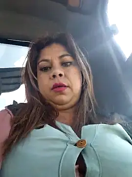 Laura-Hernandez online show from May 20, 2:47 pm