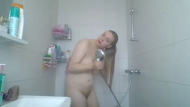 rose bunny online show from February 5, 12:52 pm