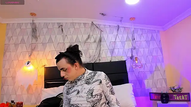 JustinePerry online show from October 25, 1:52 pm