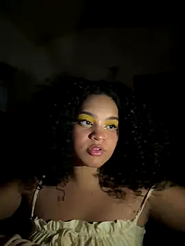 Snapshot of Lucy_wilson5 chatting on September 22, 2:21 am Lucy wilson5 online show from September 22, 2:21 am