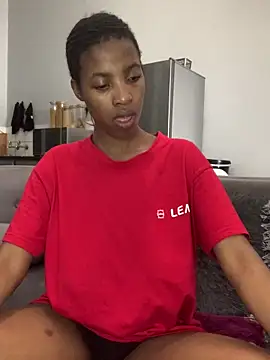 Queen-Boobylicious online show from October 6, 11:27 am