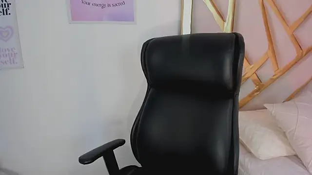 LanaJones  online show from May 19, 1:18 pm