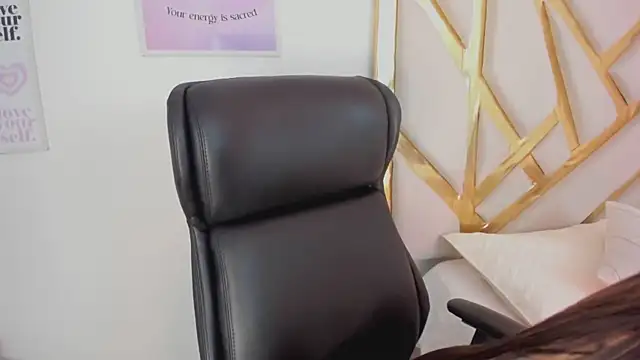 LanaJones  online show from May 18, 1:28 pm
