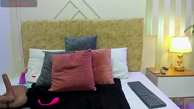 ashley  foxx  online show from October 4, 2:54 pm