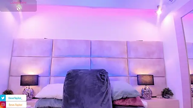 Eevee Taylor online show from May 16, 3:53 am