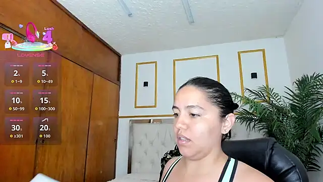 candiapole online show from March 30, 11:32 am