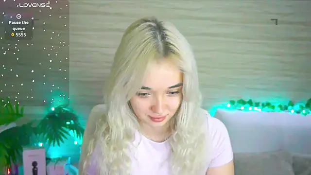 Snapshot of Ashley_S chatting on September 9, 10:20 pm Ashley S online show from September 9, 10:20 pm