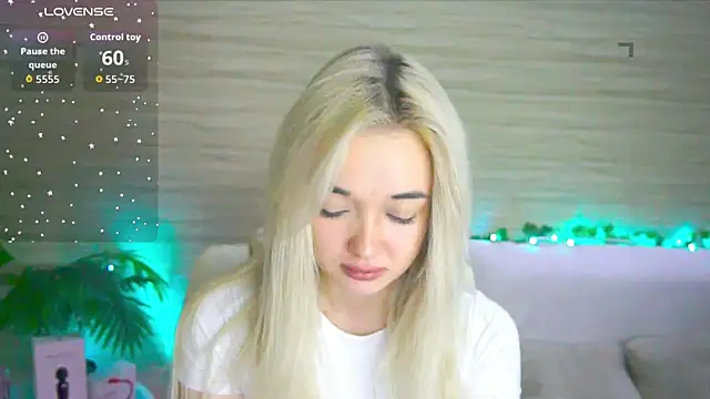 Snapshot of Ashley_S chatting on September 21, 10:08 pm Ashley S online show from September 21, 10:08 pm