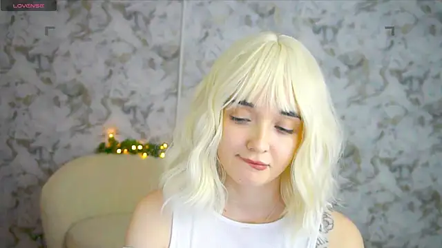 Ashley S online show from May 18, 4:07 am