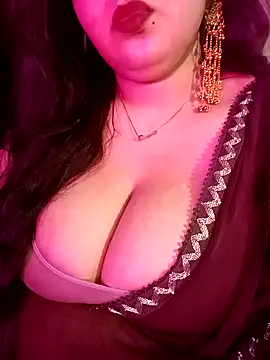 Suhanakhan00 online show from May 16, 10:29 am