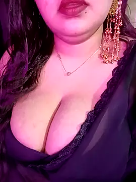Suhanakhan00 online show from May 17, 10:36 am
