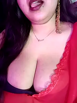 Suhanakhan00 online show from May 26, 7:13 pm