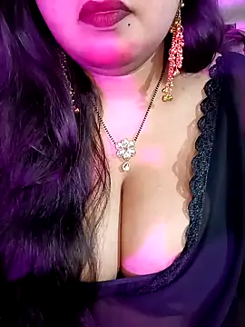 Suhanakhan00 online show from February 16, 7:52 am