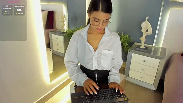 IvyEllis online show from November 5, 11:59 am