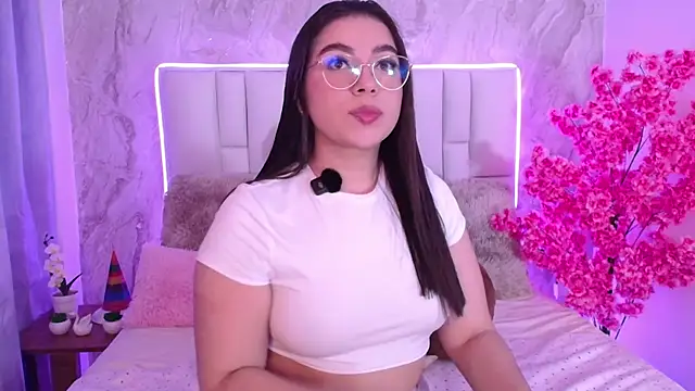 IsabellaAnngel online show from May 6, 9:52 pm