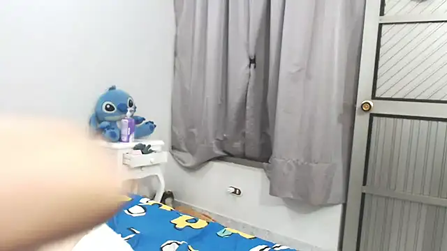 SaraStoneCute online show from May 22, 7:01 pm