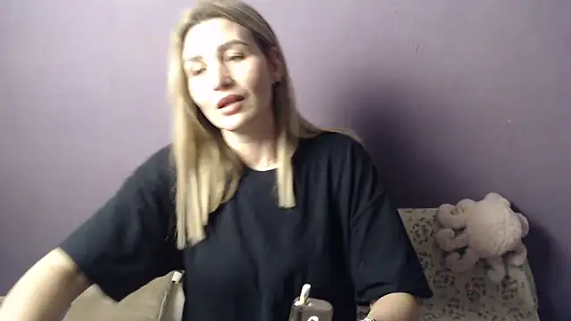  sexy lady online show from December 2, 4:31 pm